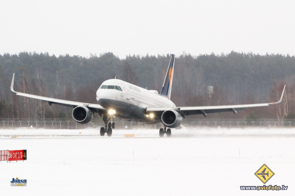 Airbus A320-214