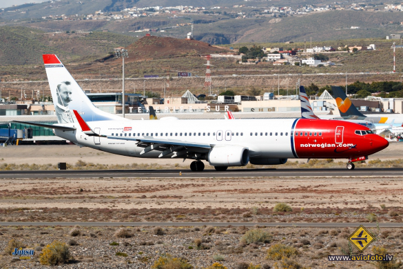 Boeing 737-8JP