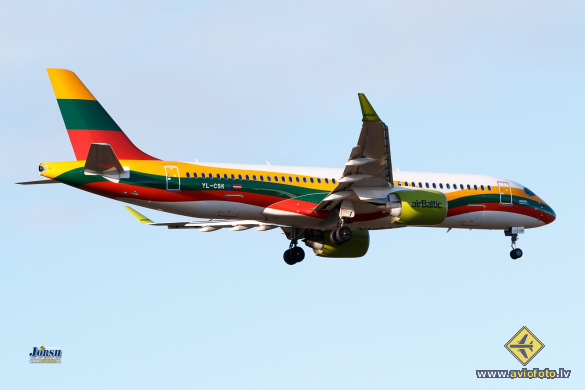 Airbus A220-300