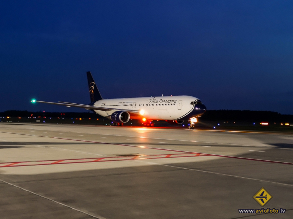 Boeing 767-3X2/ER