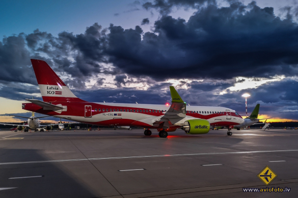 Airbus A220-300