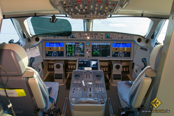 Bombardier CSeries CS300 (BD-500-1A11)