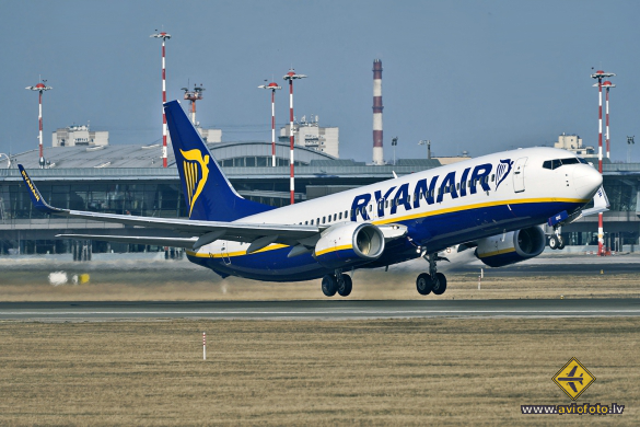 Boeing 737-8AS