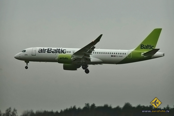 Airbus A220-300