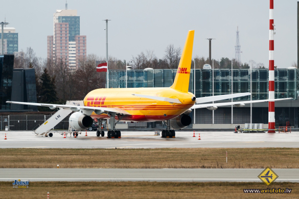 Boeing 757-236(PCF)