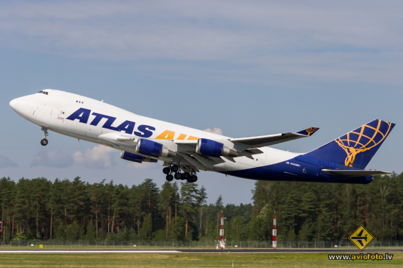 Boeing 747-47UF/SCD