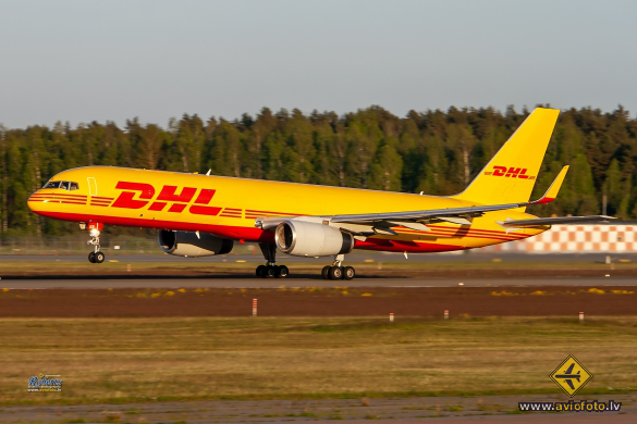 Boeing 757-256(PCF)
