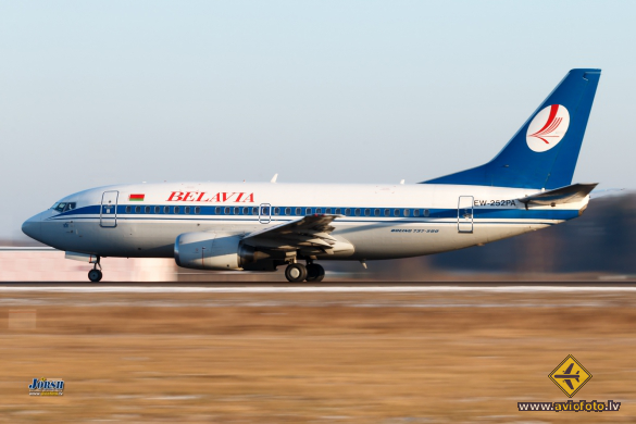 Boeing 737-524