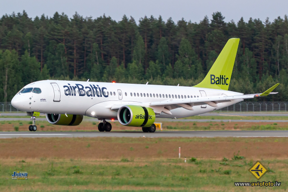 Airbus A220-300