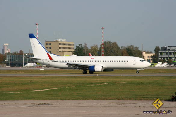 Boeing 737-8JP