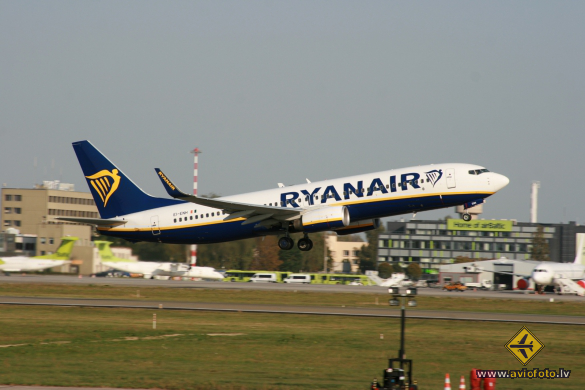 Boeing 737-8AS
