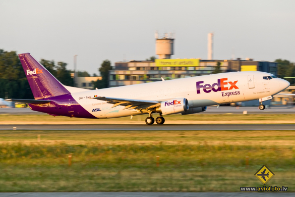 Boeing 737-45D(SF)