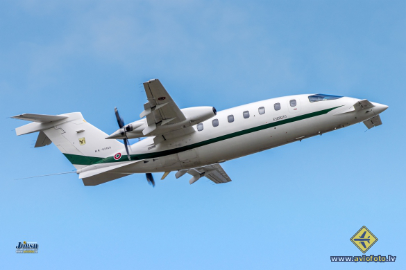 Piaggio P-180E Avanti