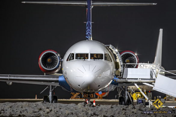 Fokker 100 (F-28-0100)