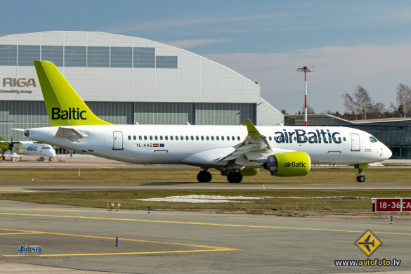 Airbus A220-300