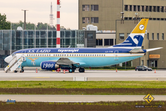 Boeing 737-330