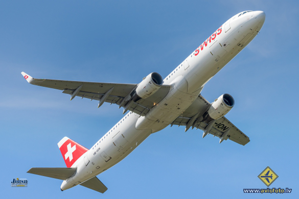 Airbus A321-212