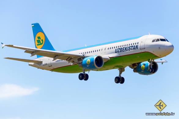 Airbus A320-214