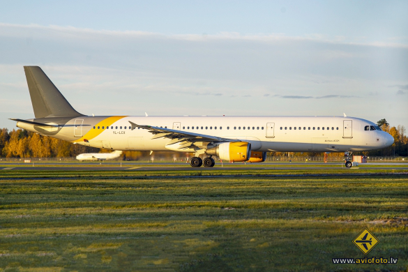 Airbus A321-211