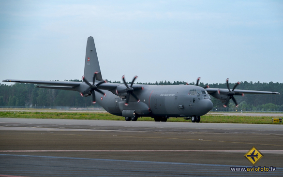 Lockheed Martin C-130J-30 Hercules (L-382)