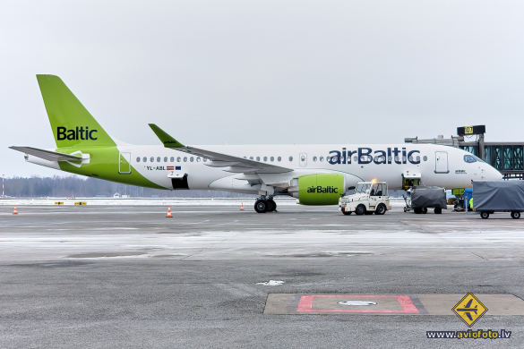 Airbus A220-300