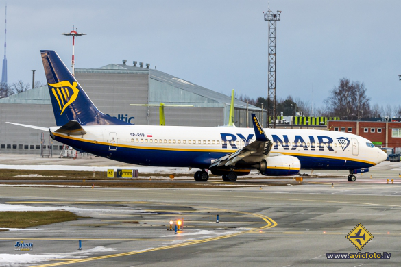 Boeing 737-8AS