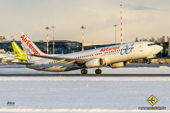 Boeing 737-85P