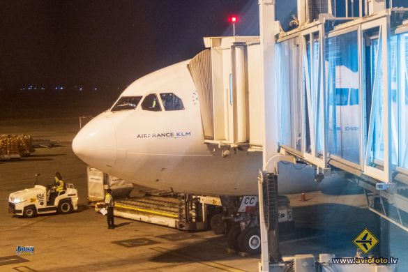 Airbus A330-203