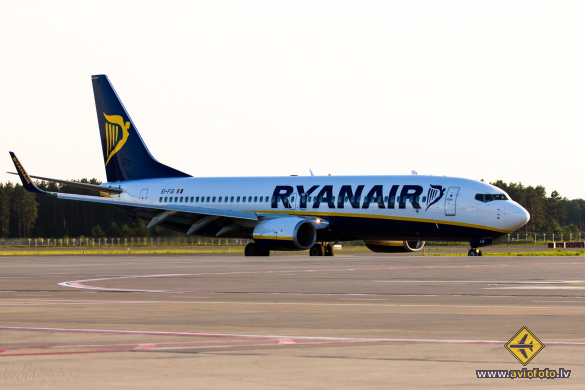 Boeing 737-8AS