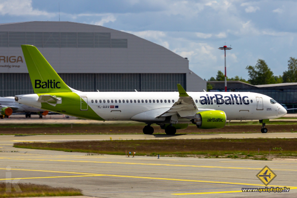 Airbus A220-300