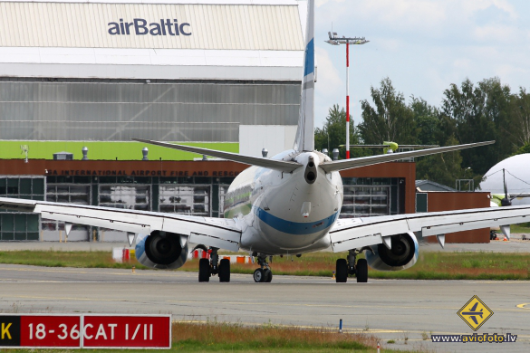 Boeing 737-8AS