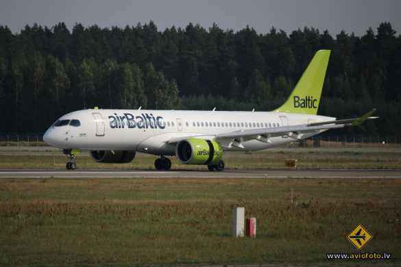 Airbus A220-300