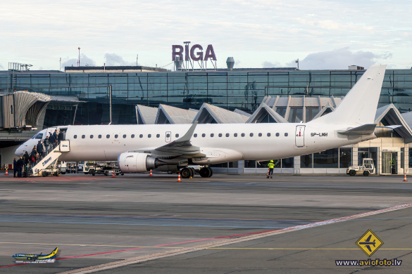 Embraer 190LR (ERJ-190-100LR)