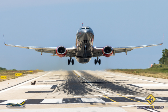 Boeing 737-8MG