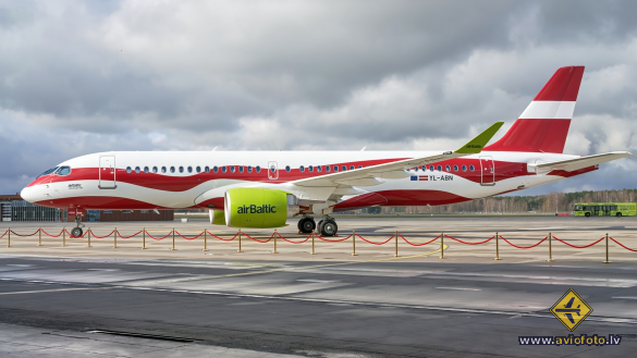 Airbus A220-300