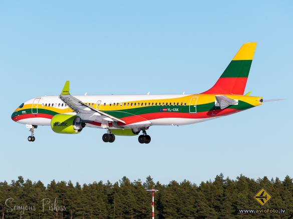 Airbus A220-300