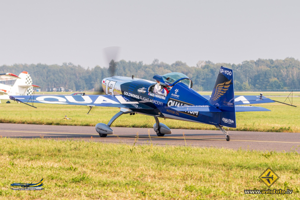 Extra EA-330SC