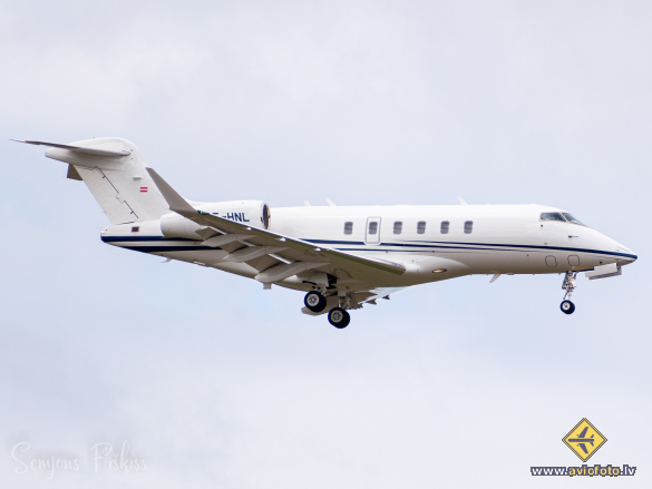 Bombardier Challenger 350 (BD-100-1A10)