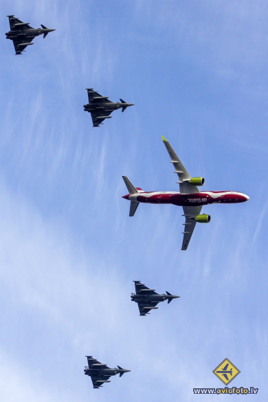 Airbus A220-300