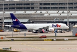 Boeing 757-204(SF)