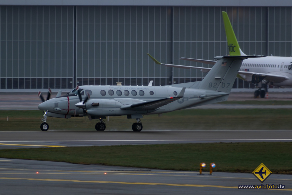 Hawker Beechcraft UC-12W Huron (B300C)