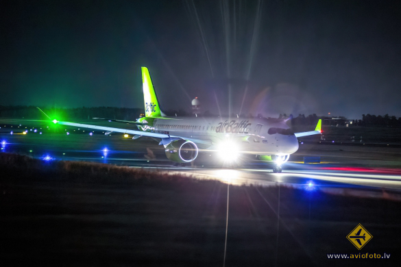 Airbus A220-300
