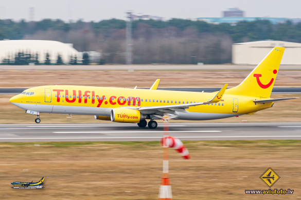Boeing 737-8K5