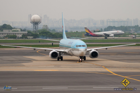 Boeing 737-9B5
