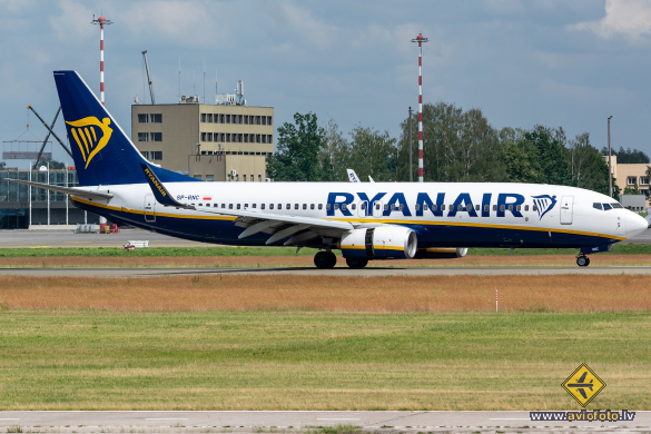 Boeing 737-8AS