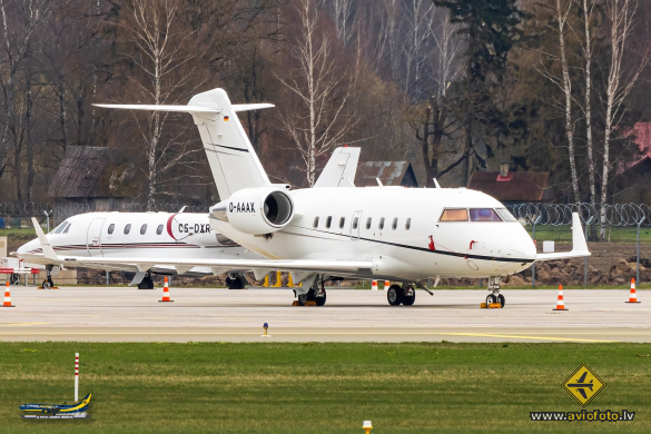 Bombardier Challenger 604 (CL-600-2B16)