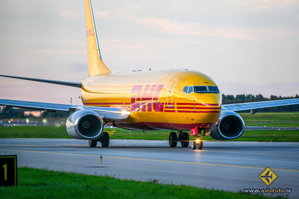 Boeing 737-883(BDSF)