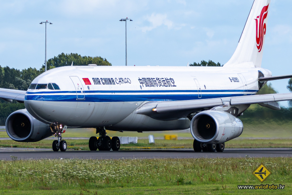 Airbus A330-243