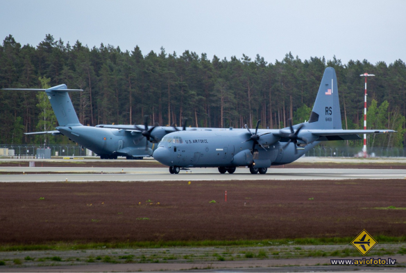 Lockheed Martin C-130J-30 Hercules (L-382)