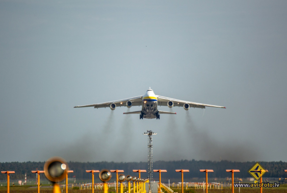 Antonov An-124-100M Ruslan